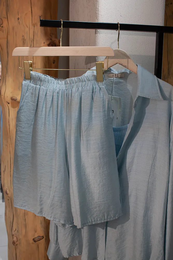 Костюм oversize рубашка, топ и шорты
