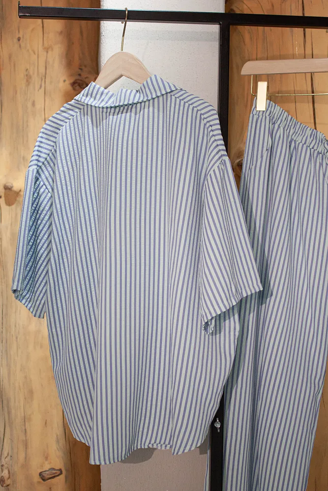 Костюм oversize рубашка, топ и брюки