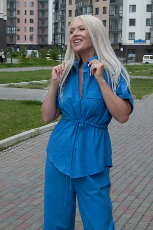 Костюм рубашка и брюки