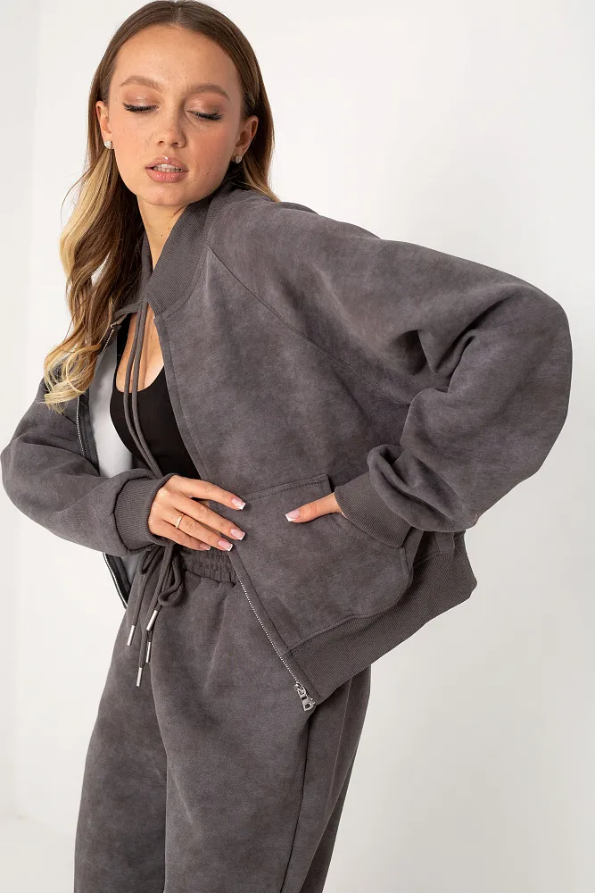 Костюм на молнии oversize