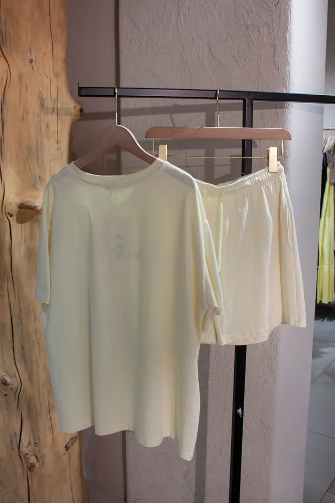 Костюм oversize футболка и шорты