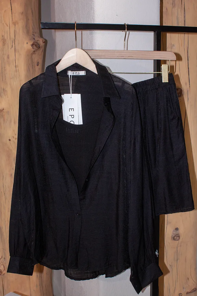 Костюм oversize рубашка, топ и шорты