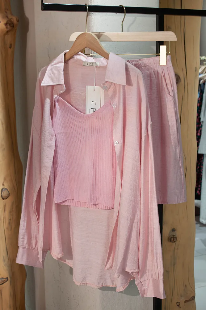 Костюм oversize рубашка, топ и шорты