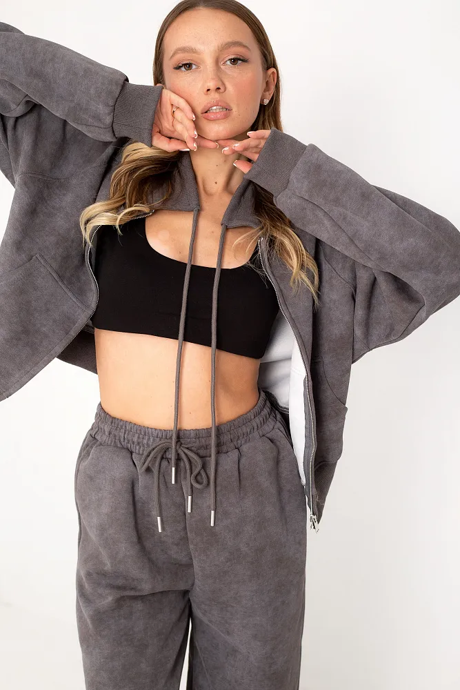 Костюм на молнии oversize