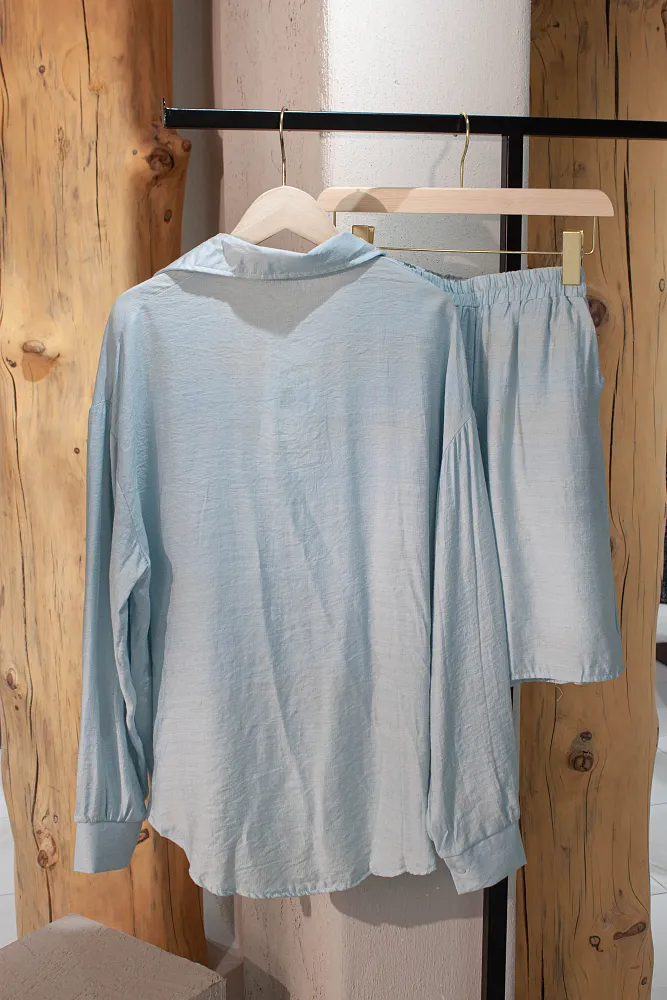 Костюм oversize рубашка, топ и шорты