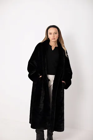 Удлиненная шуба из искусственного меха 
