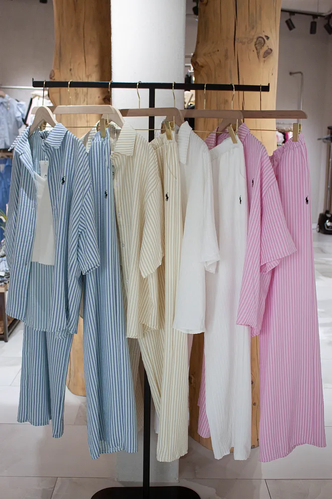 Костюм oversize рубашка, топ и брюки