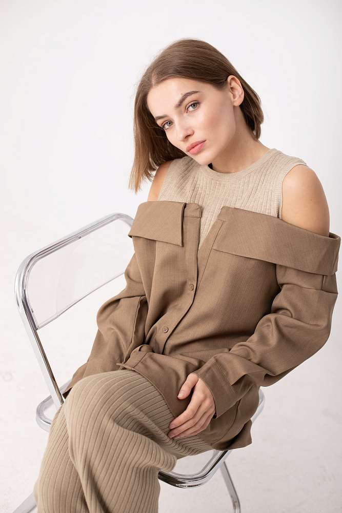Рубашка с открытыми плечами oversize 