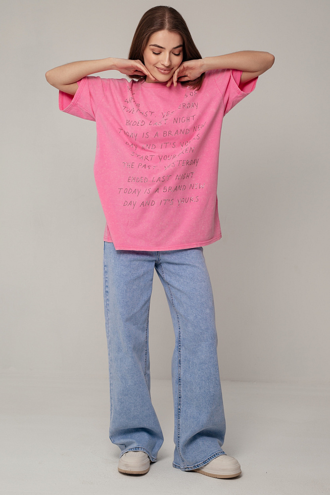 Футболка oversize с блестящими надписями
