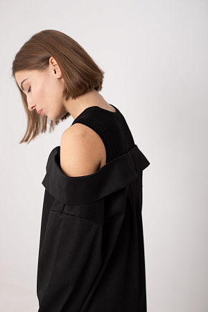 Рубашка с открытыми плечами oversize 