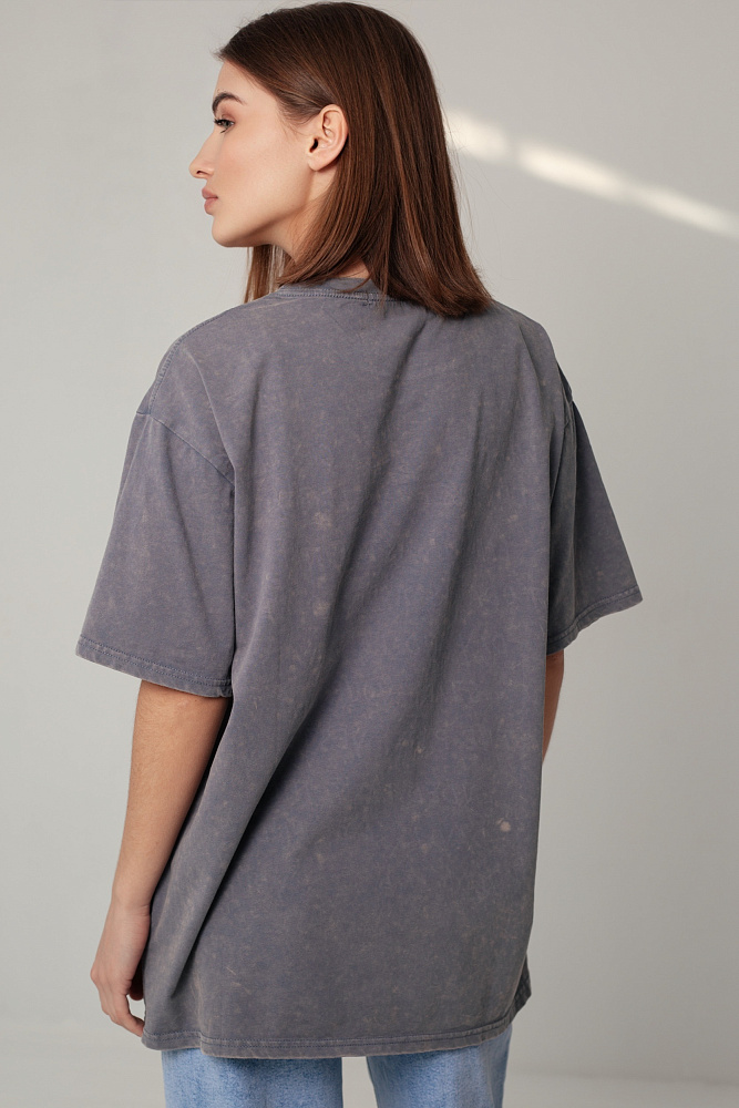 Футболка oversize с блестящими надписями